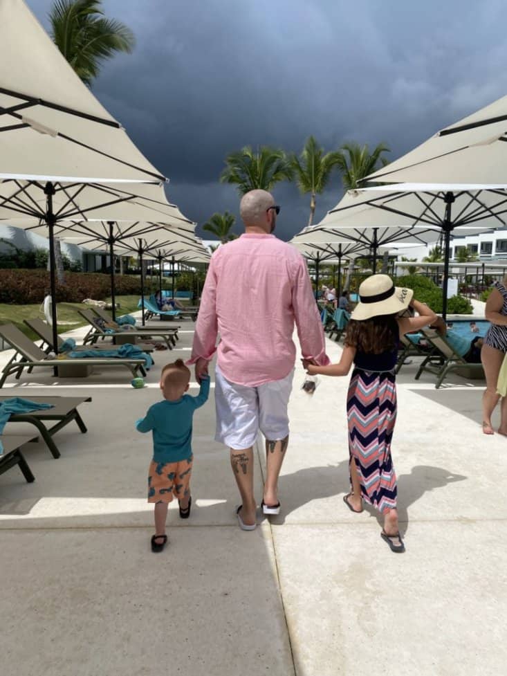 travel gifts for dad could include a vacation with his kids