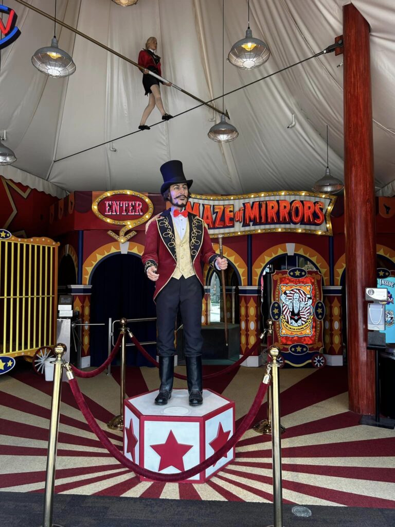 The Maze of Mirrors is a great activity when you only have one day in NIagara Falls with kids.
