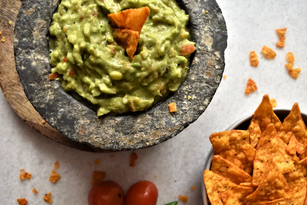 guacamole and tortilla chips